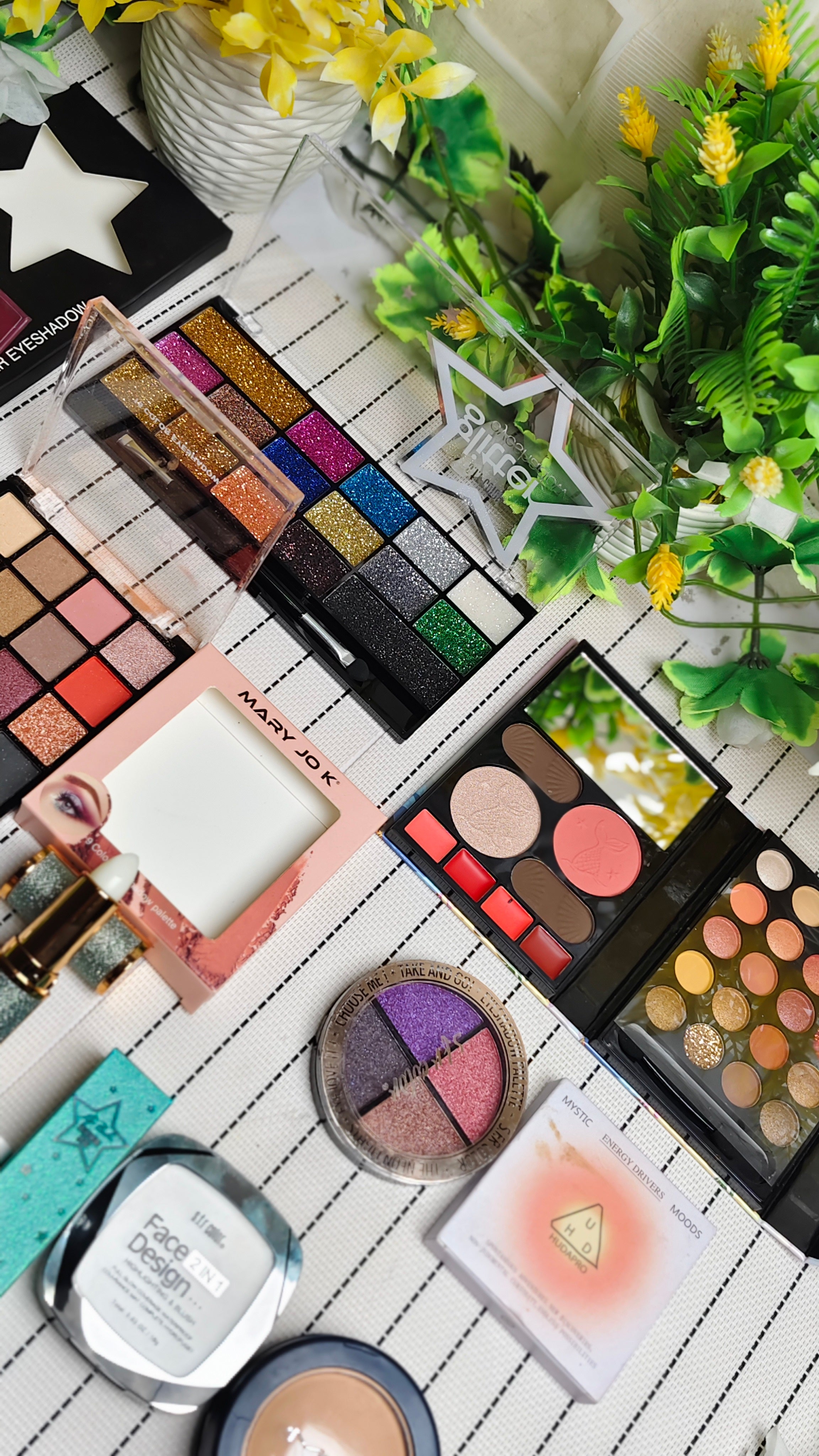 16 in 1 glitter deal