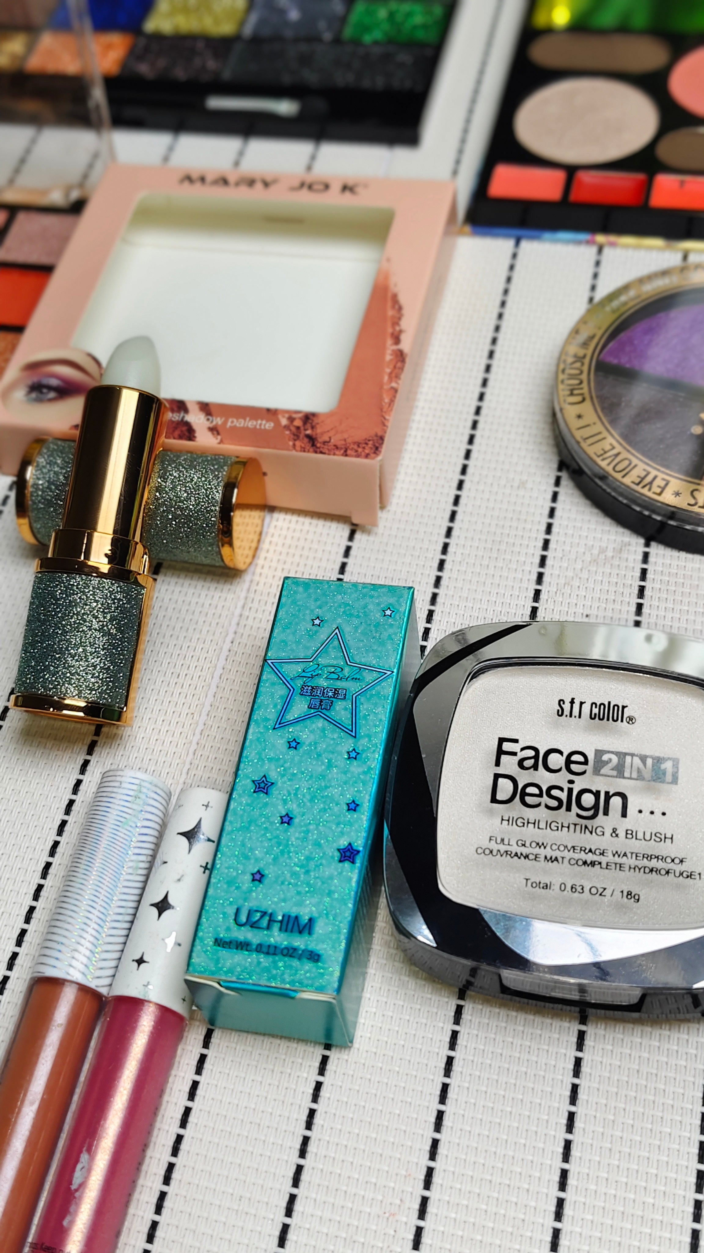 16 in 1 glitter deal